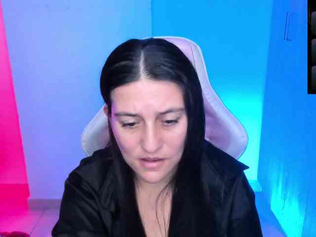 Saskyaajohnson webcam