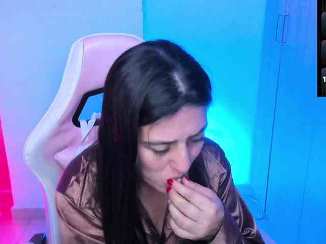 Saskyaajohnson webcam