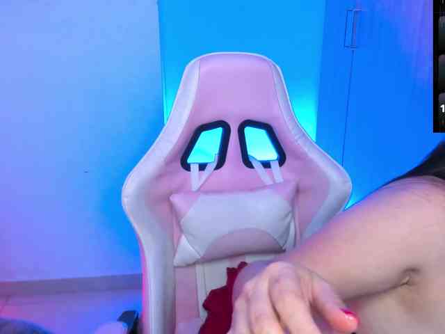 Saskyaajohnson webcam