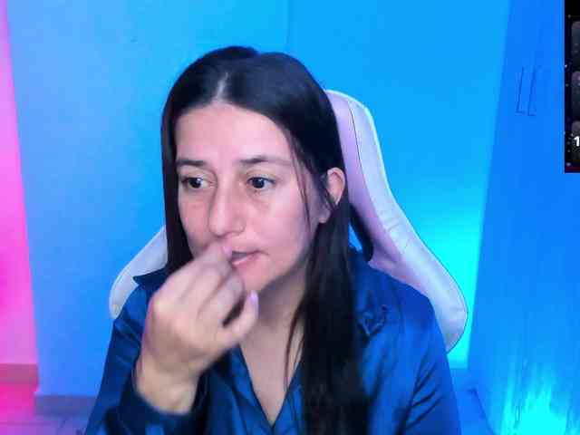 Saskyaajohnson webcam