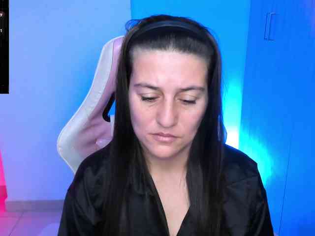 Saskyaajohnson webcam