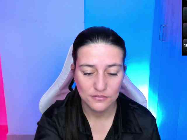 Saskyaajohnson webcam