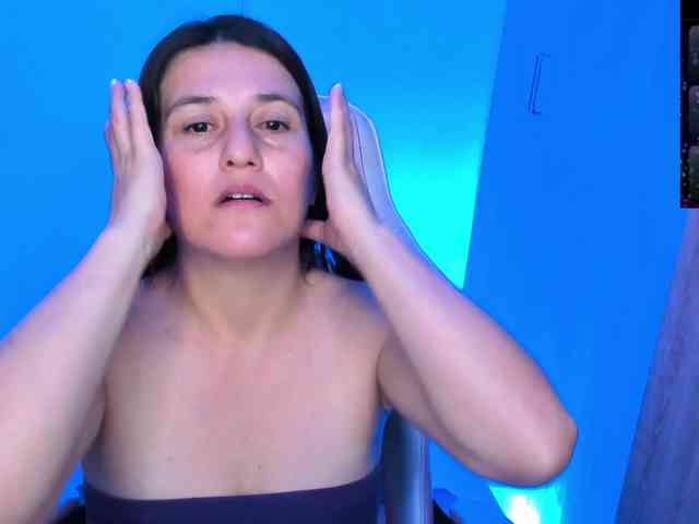 Saskyaajohnson webcam