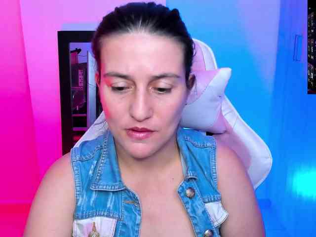 Saskyaajohnson webcam