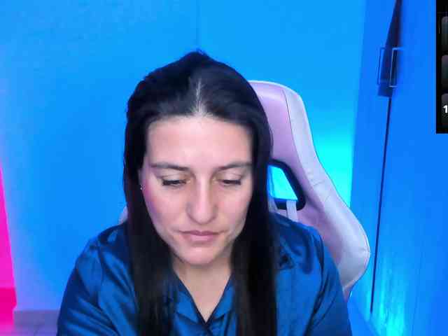 Saskyaajohnson webcam