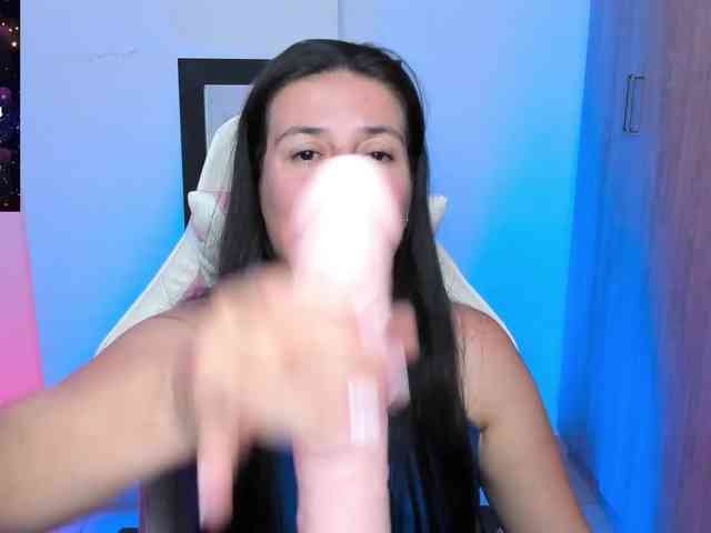 Saskyaajohnson webcam