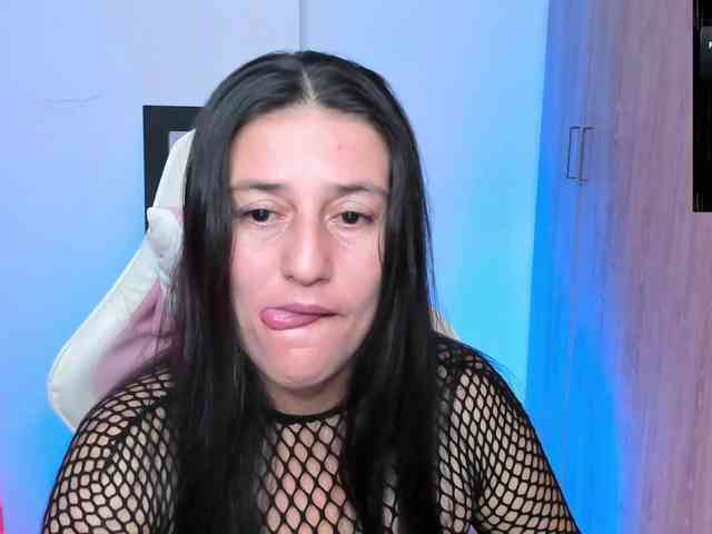 Saskyaajohnson webcam