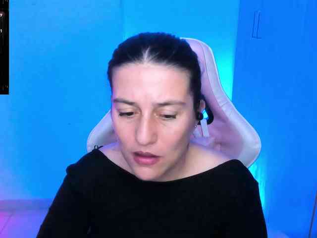 Saskyaajohnson webcam