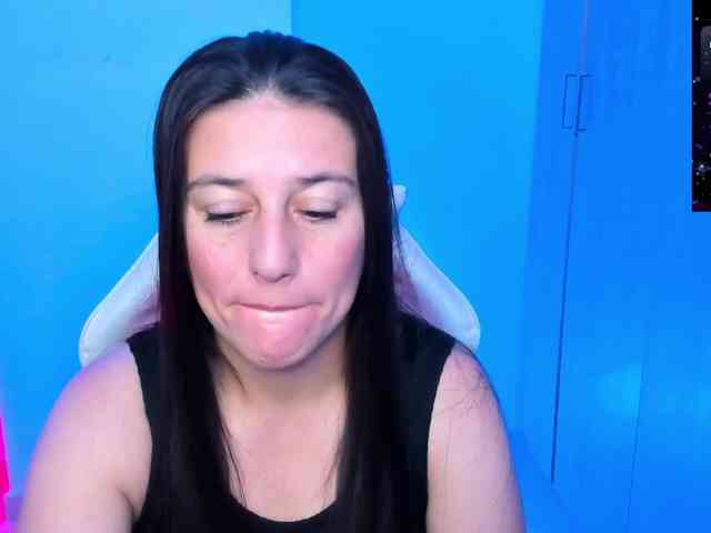 Saskyaajohnson webcam