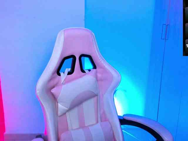 Saskyaajohnson webcam