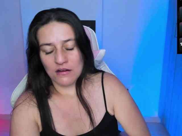 Saskyaajohnson webcam