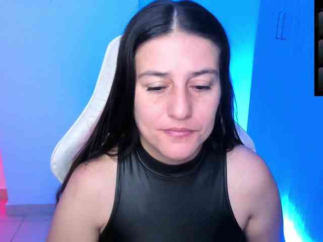 Saskyaajohnson webcam