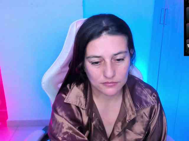 Saskyaajohnson webcam