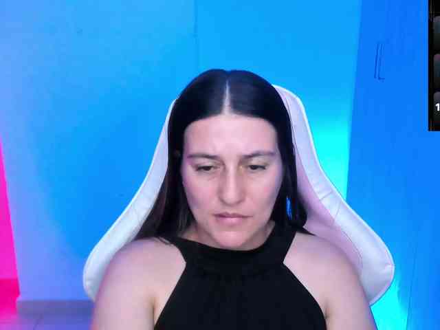 Saskyaajohnson webcam