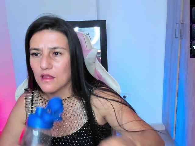 Saskyaajohnson webcam
