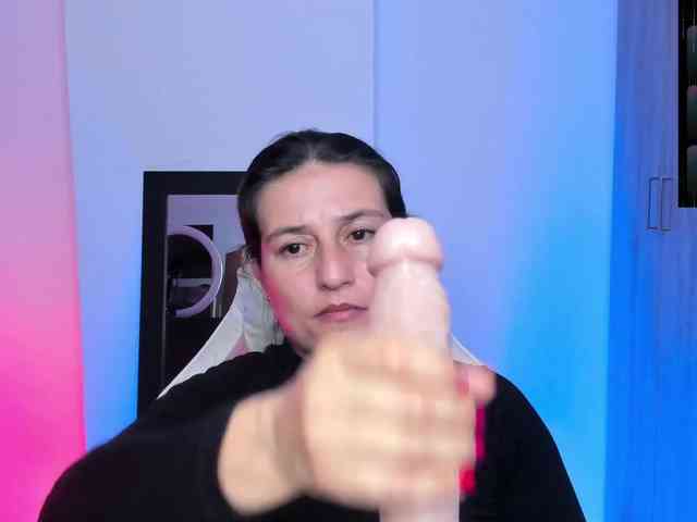 Saskyaajohnson webcam