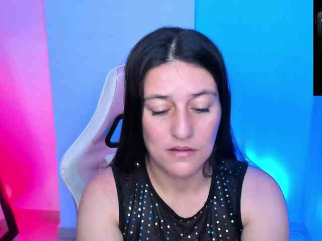 Saskyaajohnson webcam