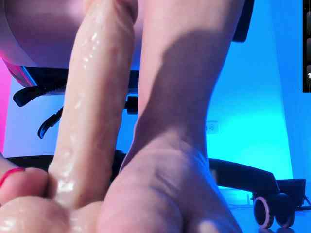 Saskyaajohnson webcam