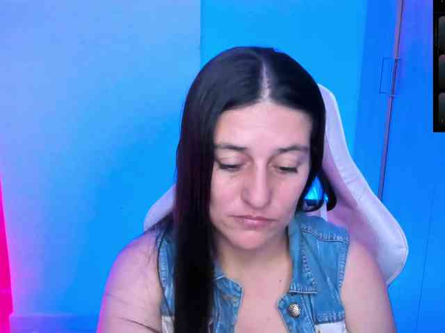 Saskyaajohnson webcam