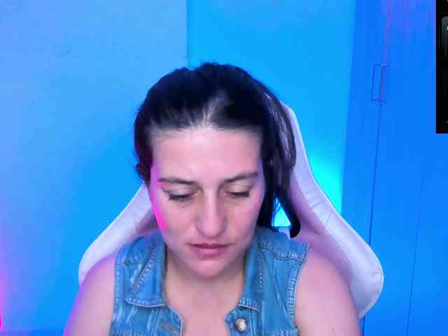 Saskyaajohnson webcam