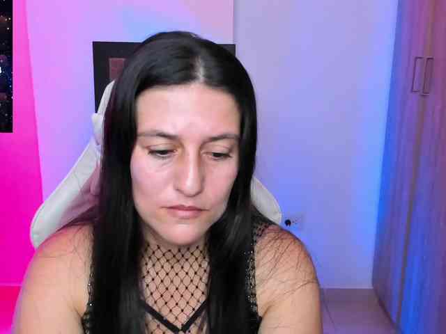 Saskyaajohnson webcam