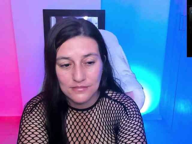 Saskyaajohnson webcam