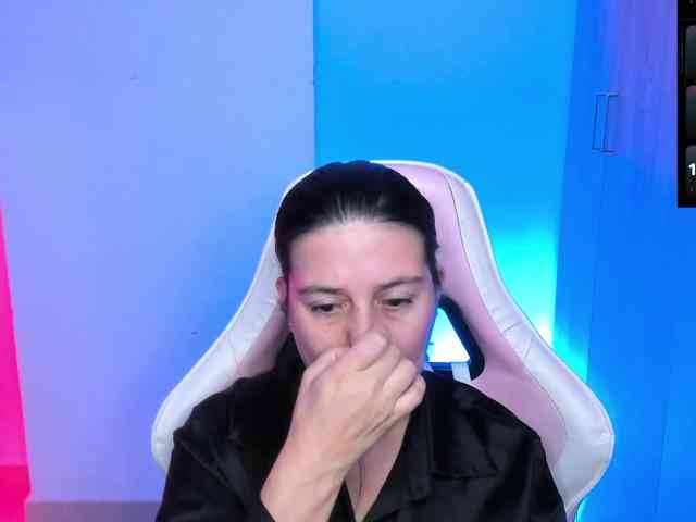 Saskyaajohnson webcam