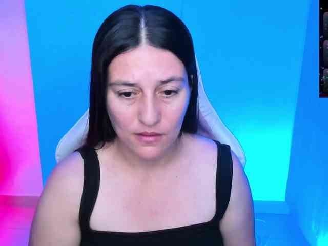 Saskyaajohnson webcam