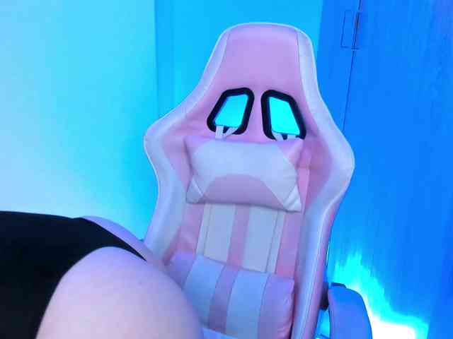 Saskyaajohnson webcam