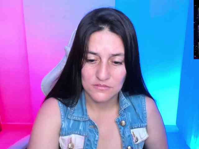 Saskyaajohnson webcam