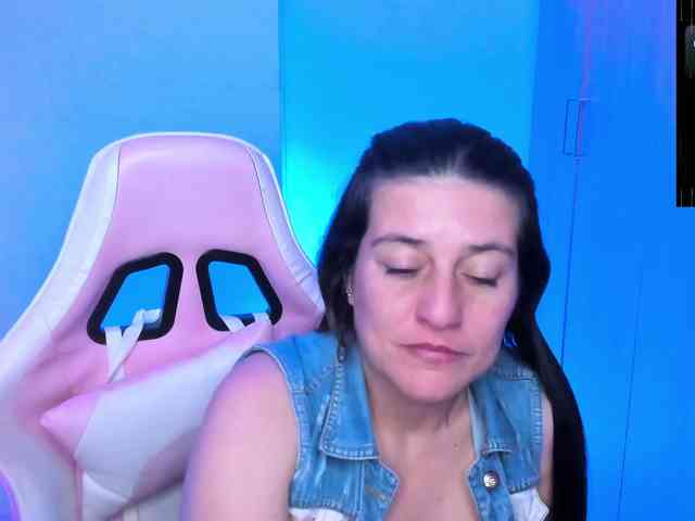 Saskyaajohnson webcam