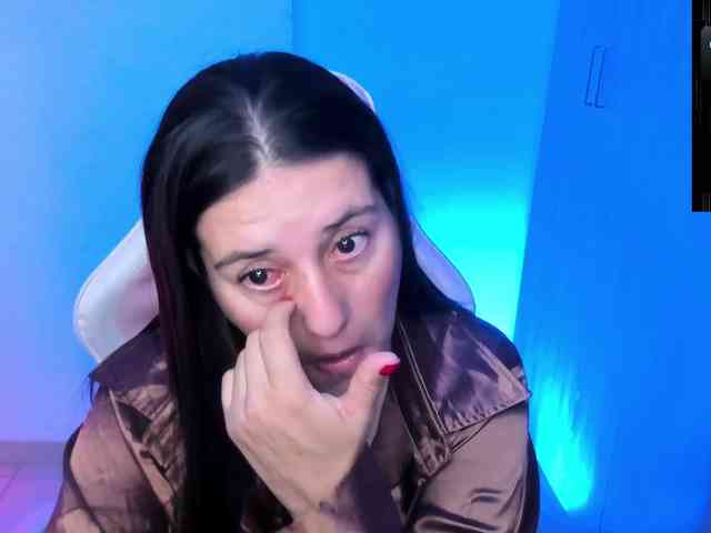 Saskyaajohnson webcam