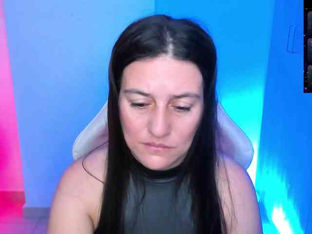 Saskyaajohnson webcam