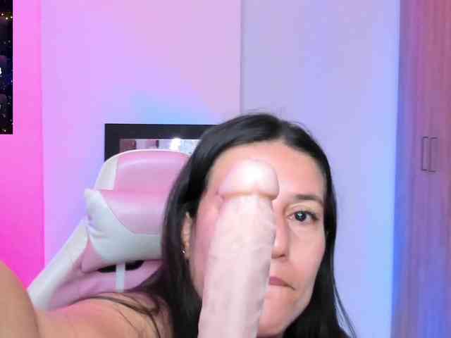 Saskyaajohnson webcam