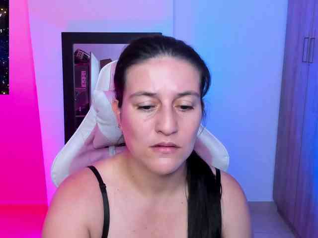 Saskyaajohnson webcam