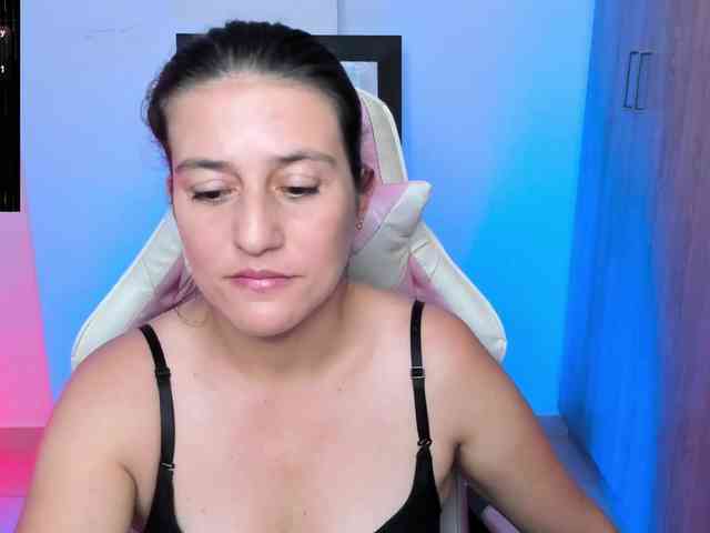 Saskyaajohnson webcam