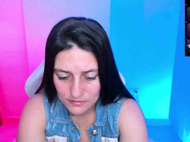 Saskyaajohnson webcam