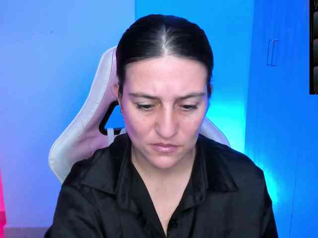 Saskyaajohnson webcam