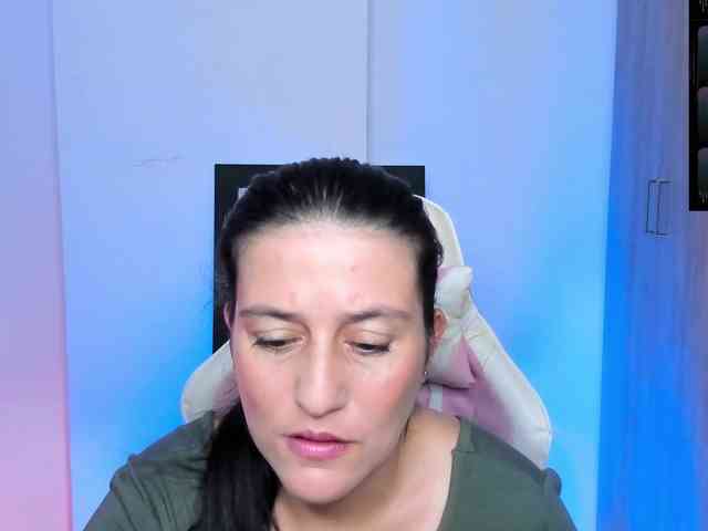 Saskyaajohnson webcam