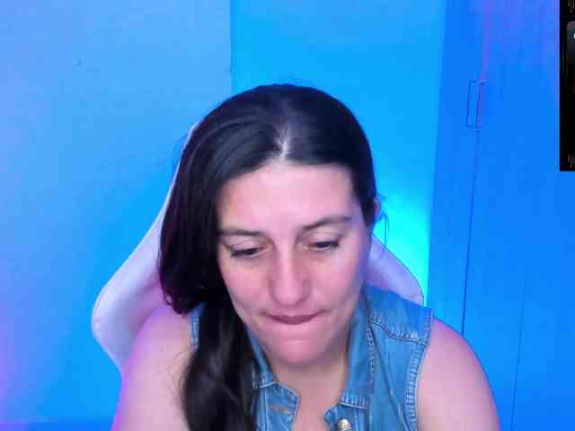 Saskyaajohnson webcam