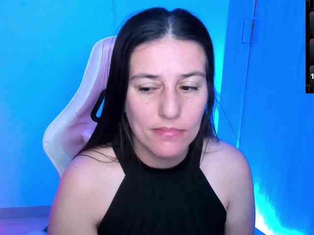 Saskyaajohnson webcam