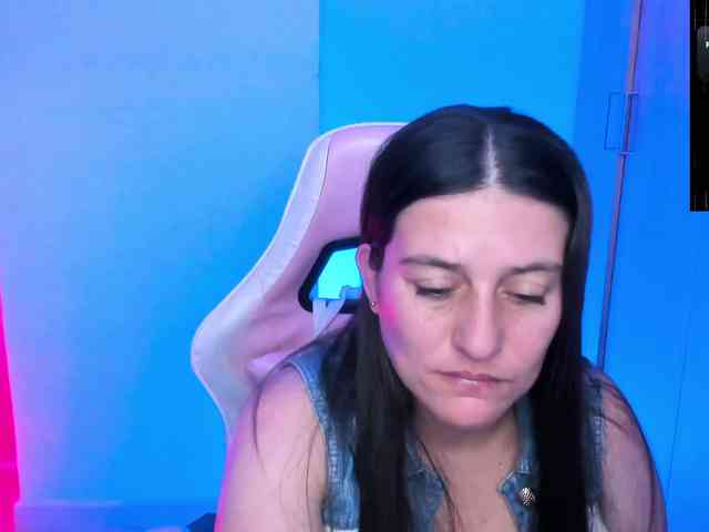 Saskyaajohnson webcam