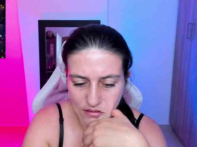 Saskyaajohnson webcam