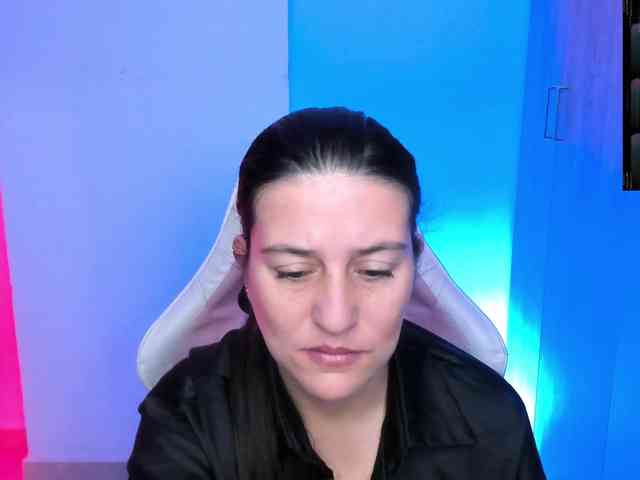 Saskyaajohnson webcam