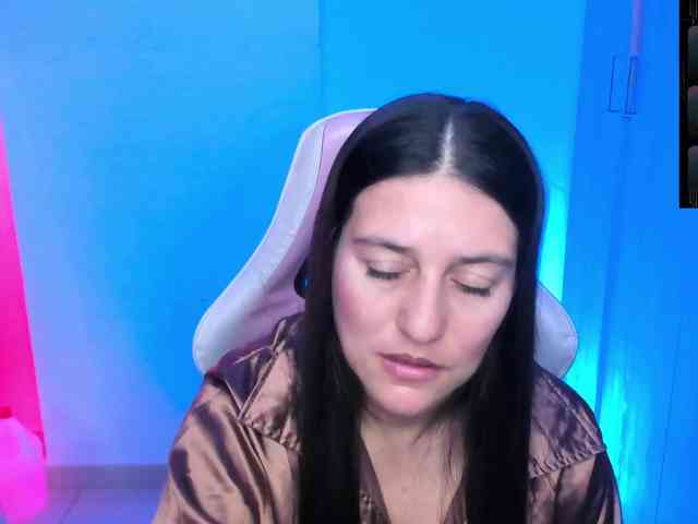 Saskyaajohnson webcam