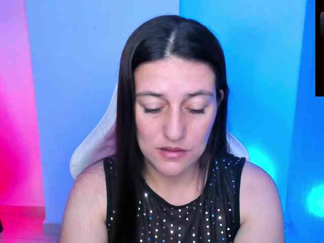 Saskyaajohnson webcam