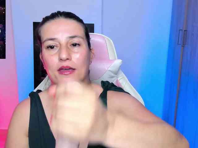 Saskyaajohnson webcam