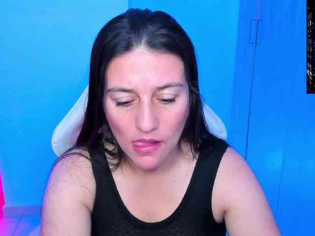 Saskyaajohnson webcam