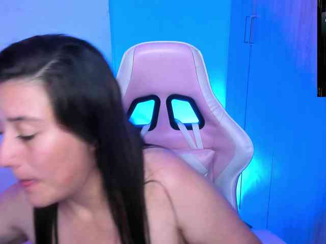 Saskyaajohnson webcam