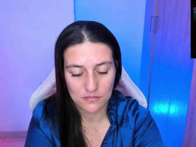 Saskyaajohnson Live Webcam on BongaCams